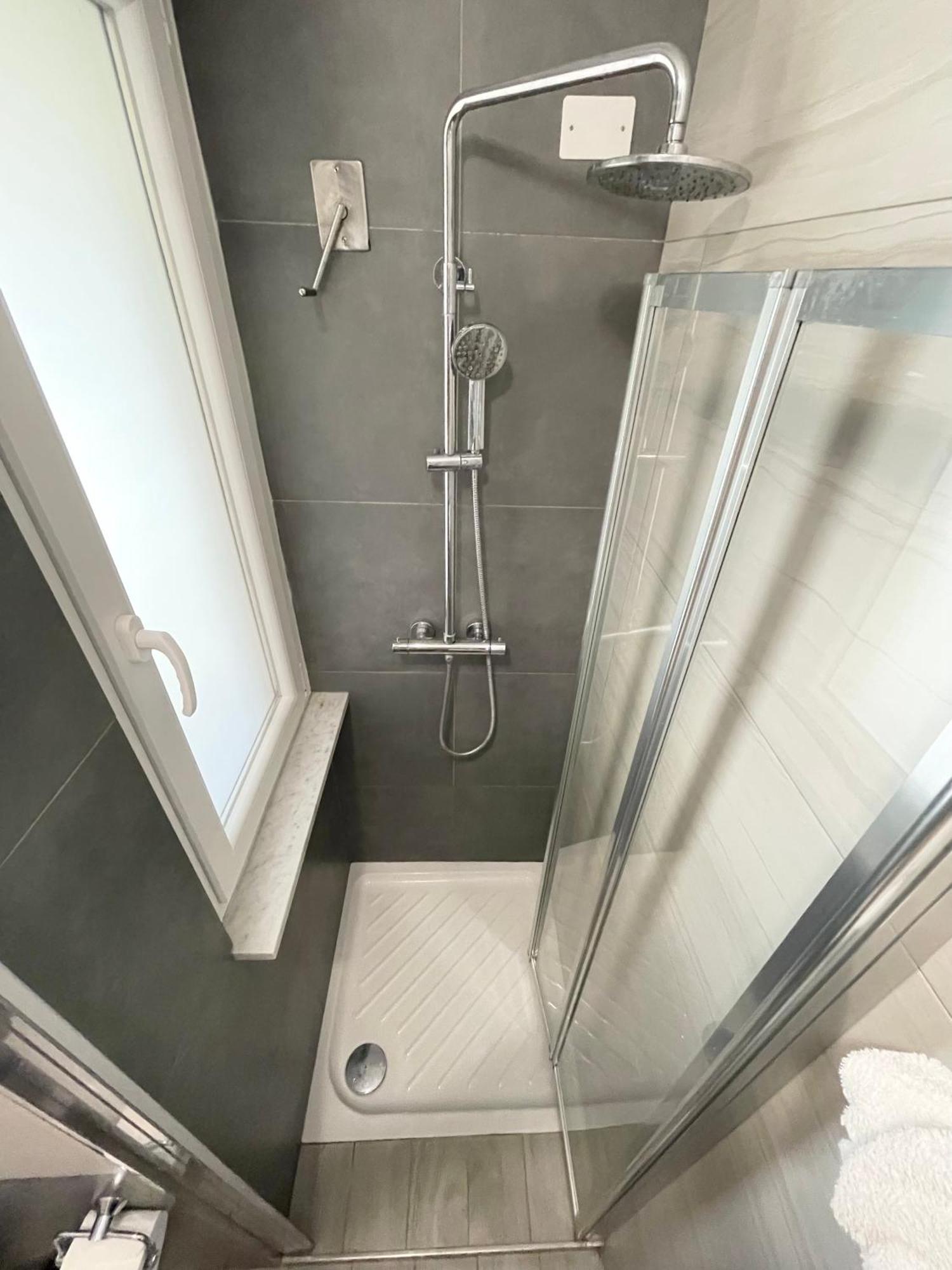 Appartamento Moderno Sul Mare Marina di Massa Ngoại thất bức ảnh